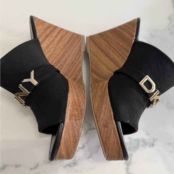 DKNY Women's Black platform Sandals size 7m - Picture 4 of 5